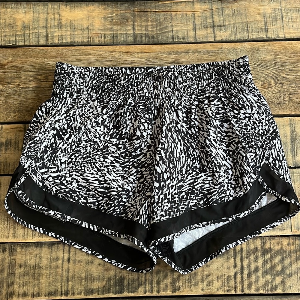 ATHLETA Printed Mesh Racer Run Shorts 4” Size Small
